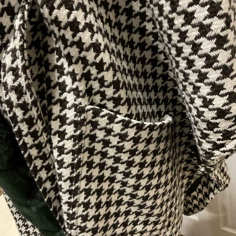 Coat - Picture 6 of 8